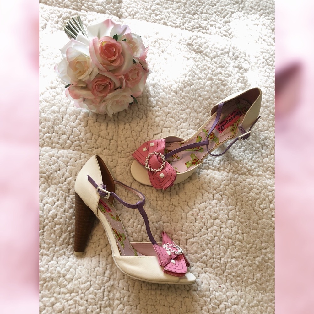 💕Betsey Johnson Betseyville Heels